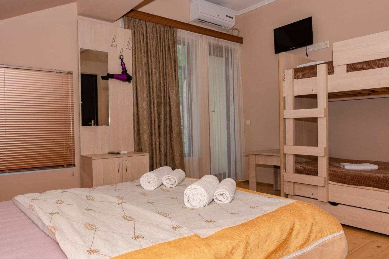 Hôtel Shera à Bordjomi Extérieur photo